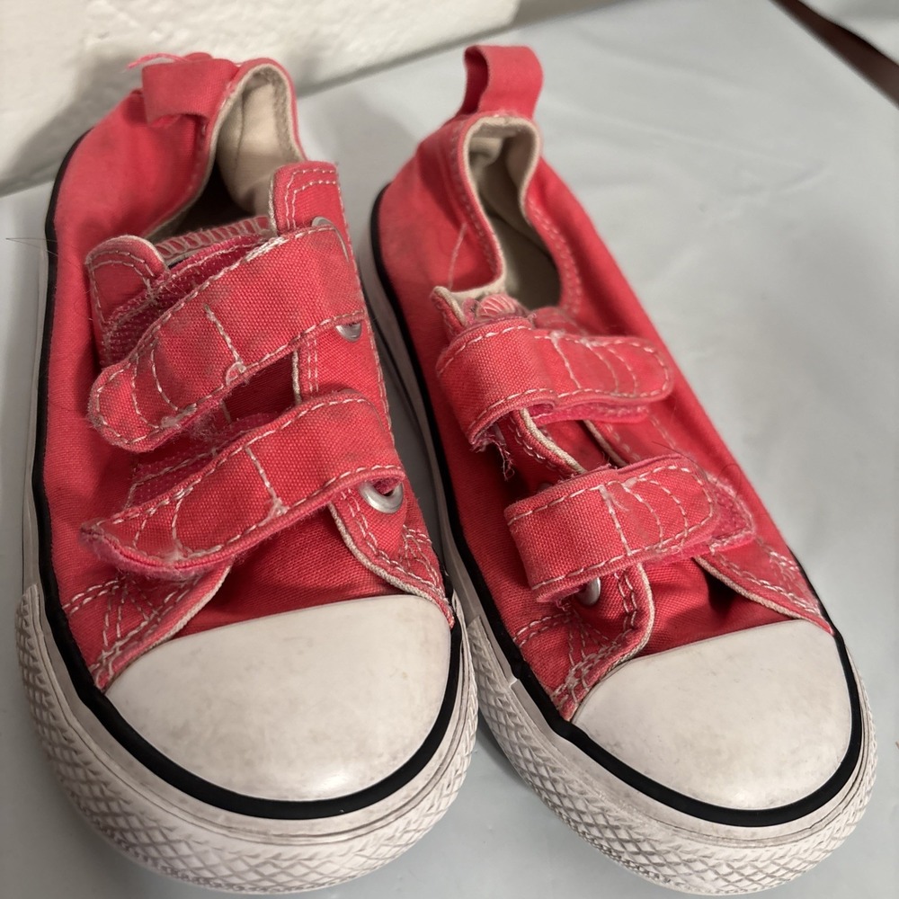 All Start Converse ,pink Size Size9-kids